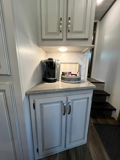 Caravans (United States of America, Dripping Springs, Texas)