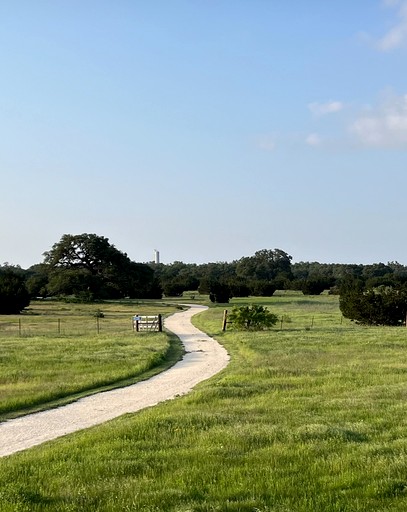 Caravans (United States of America, Dripping Springs, Texas)