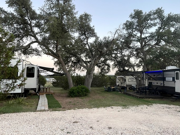 Caravans (United States of America, Dripping Springs, Texas)