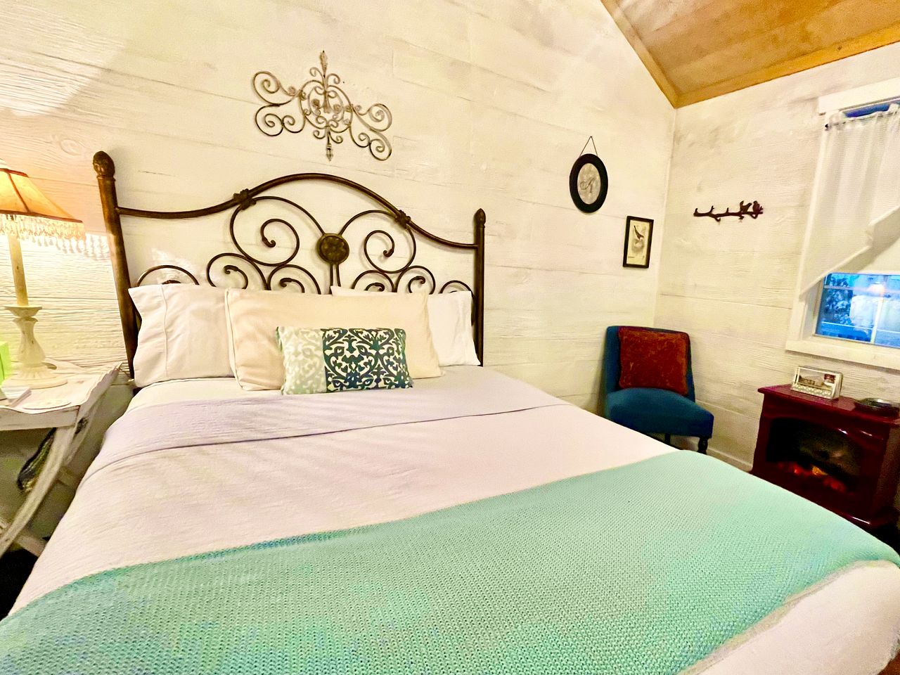 Charming Texas Hill Country Cottage near Austin for Romantic Getaways in Texas