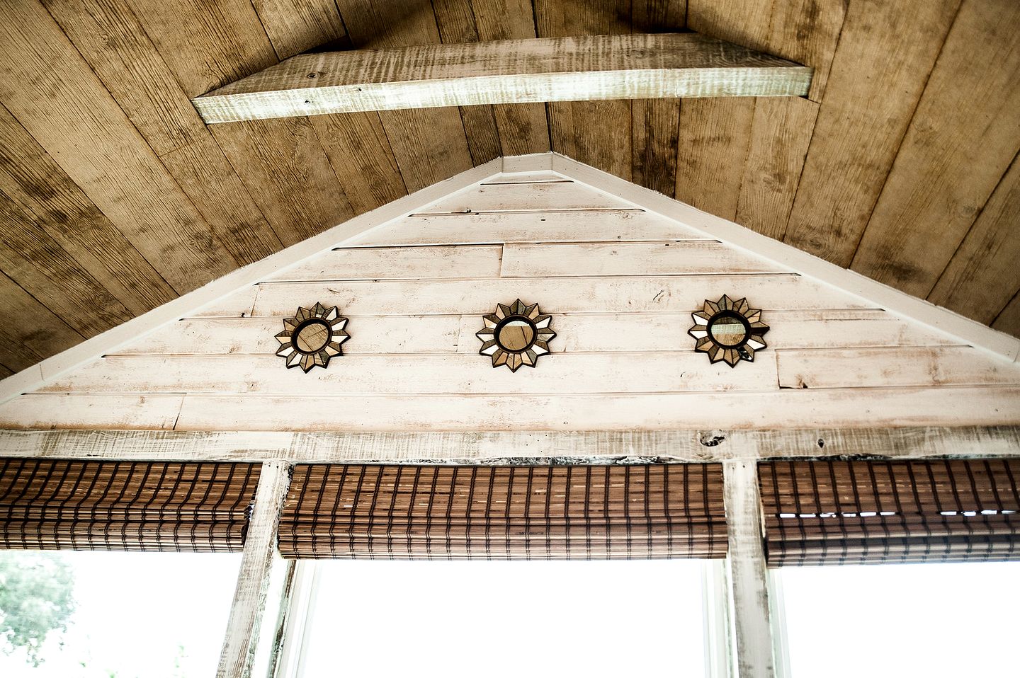 Charming Texas Tree House with Tranquil Views Ideal for Glamping near Austin