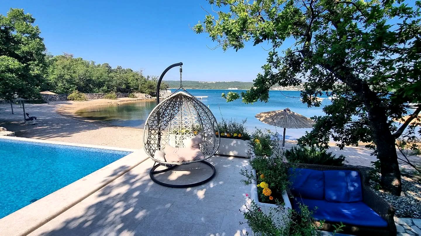 Spacious Safari Tent Perfect for a Unique Glamping Getaway on Krk Island in Croatia