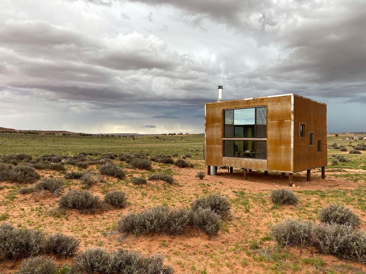 Modern Cubed Cabin Accommodation for a Getaway near the Grand Canyon, Arizona