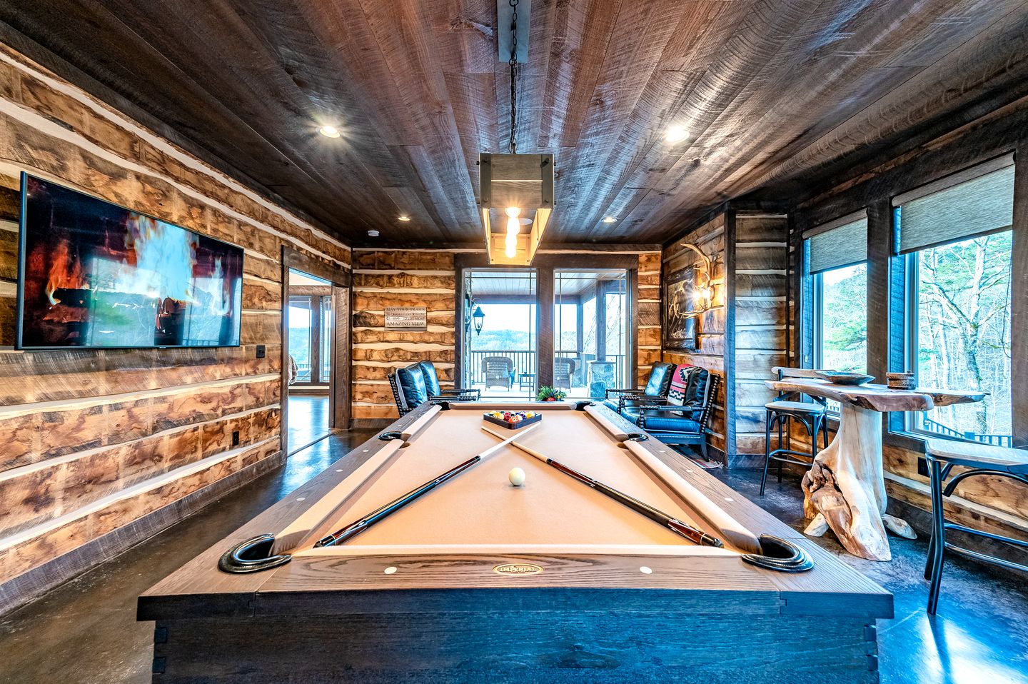 Fully-Equipped Cabin with Breathtaking Mountain Views in Broken Bow, Oklahoma