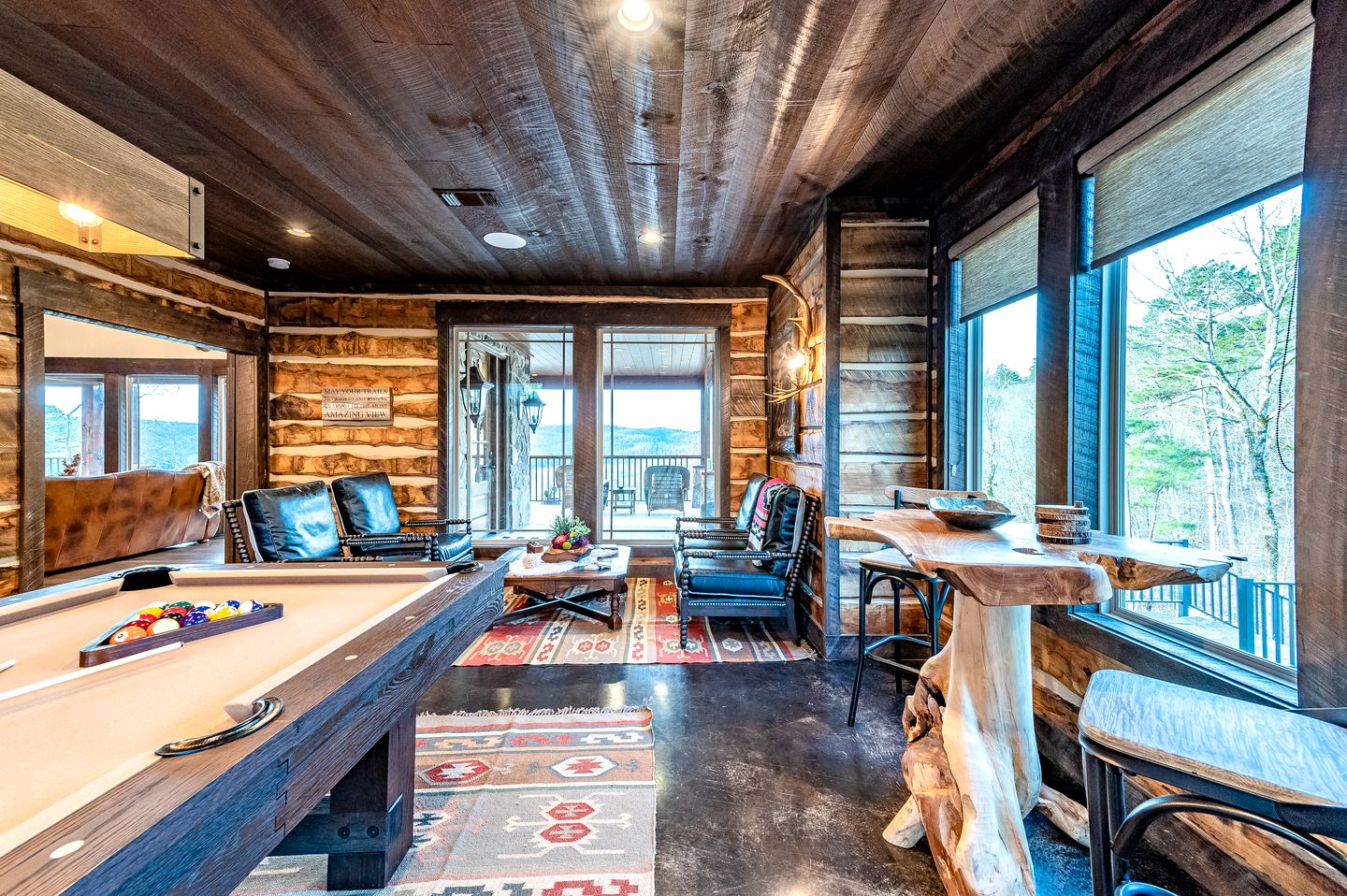 Fully-Equipped Cabin with Breathtaking Mountain Views in Broken Bow, Oklahoma