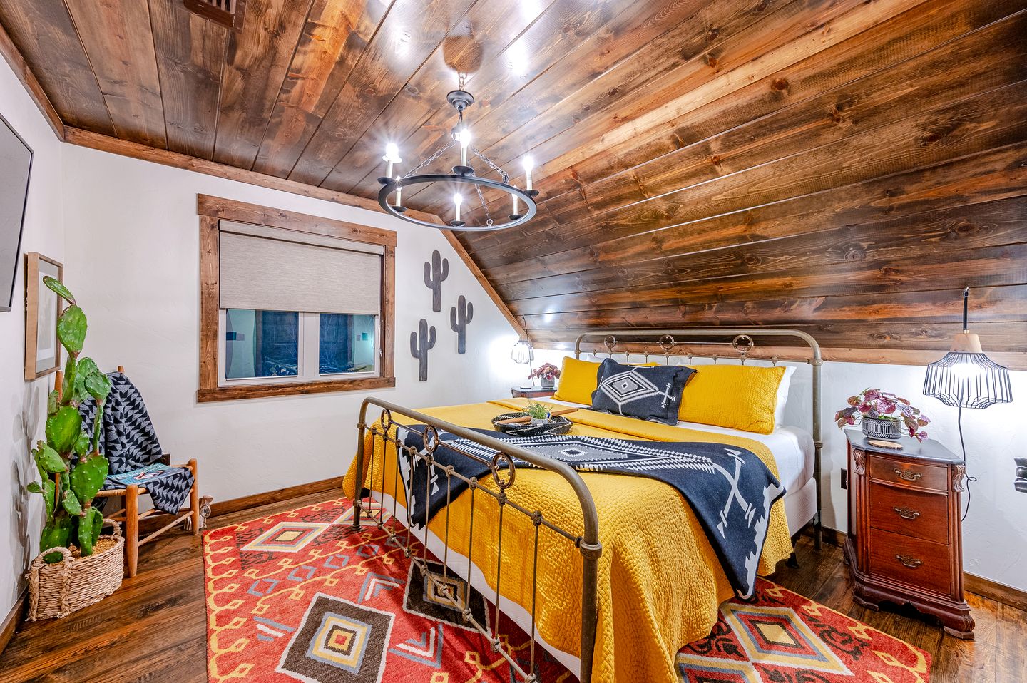 Fully-Equipped Cabin with Breathtaking Mountain Views in Broken Bow, Oklahoma