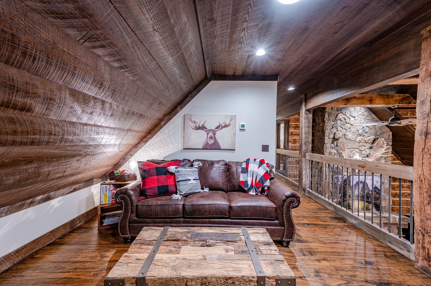 Fully-Equipped Cabin with Breathtaking Mountain Views in Broken Bow, Oklahoma