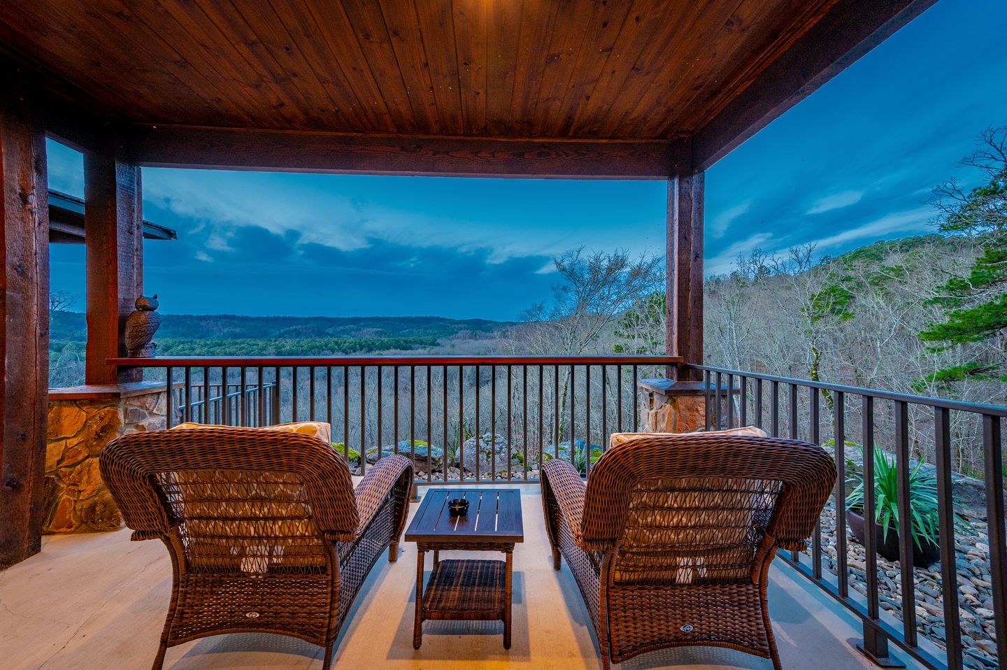 Fully-Equipped Cabin with Breathtaking Mountain Views in Broken Bow, Oklahoma