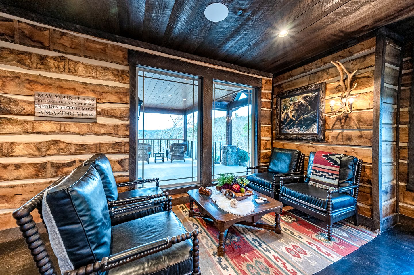 Fully-Equipped Cabin with Breathtaking Mountain Views in Broken Bow, Oklahoma