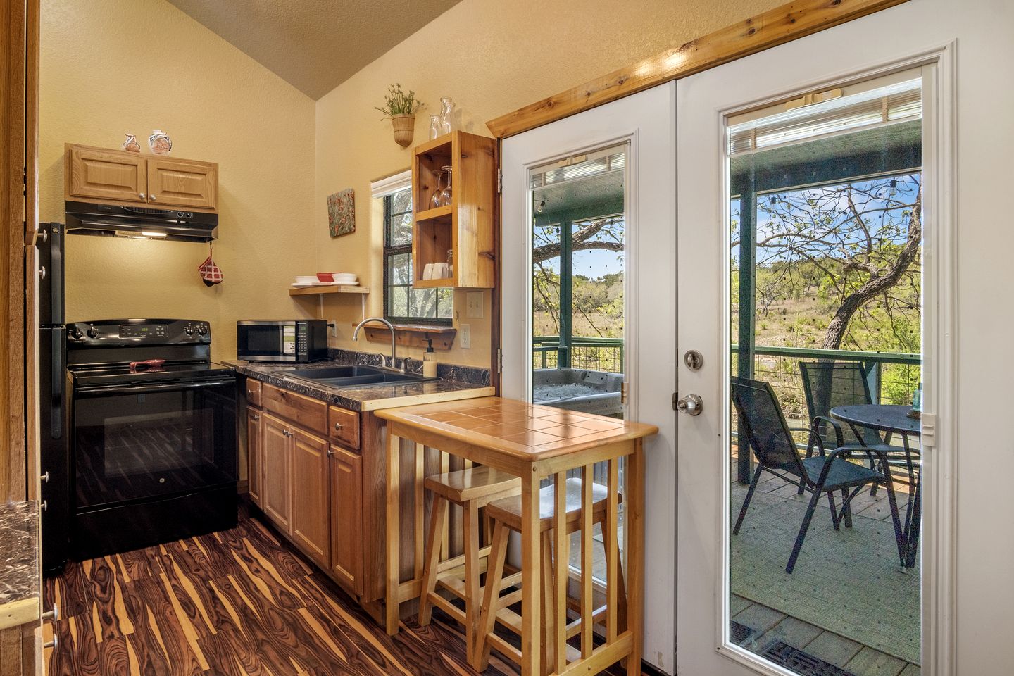 Fabulous Bandera Accommodation with a Hot Tub Ideal for Romantic Getaways near San Antonio