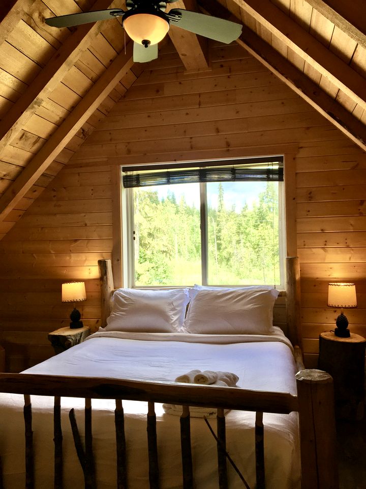 Charming Salmon Arm Accommodation for Peaceful Getaways in British Columbia