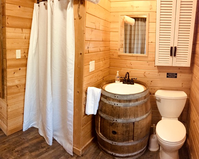 Cabins (Canada, Salmon Arm, British Columbia)