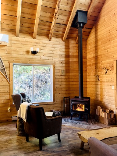 Cabins (Canada, Salmon Arm, British Columbia)