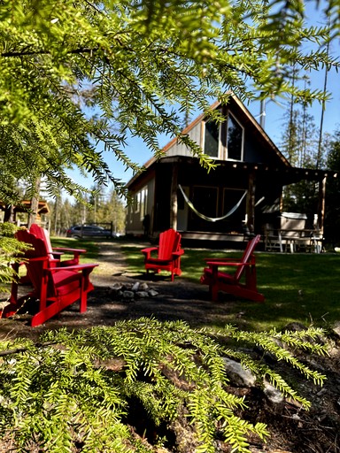 Cabins (Canada, Salmon Arm, British Columbia)