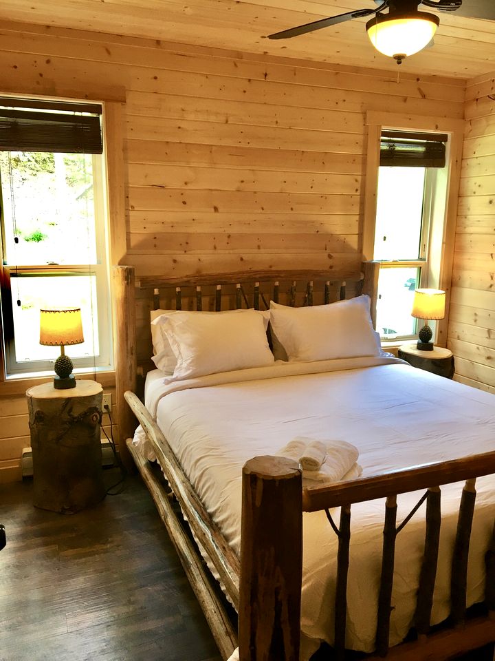 Charming Salmon Arm Accommodation for Peaceful Getaways in British Columbia