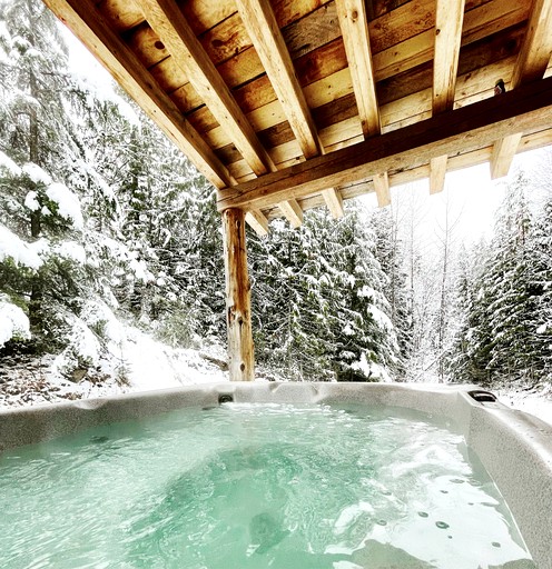 Cabins (Canada, Salmon Arm, British Columbia)