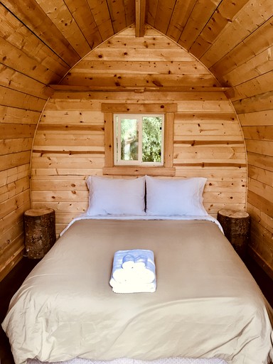 Cabins (Canada, Salmon Arm, British Columbia)