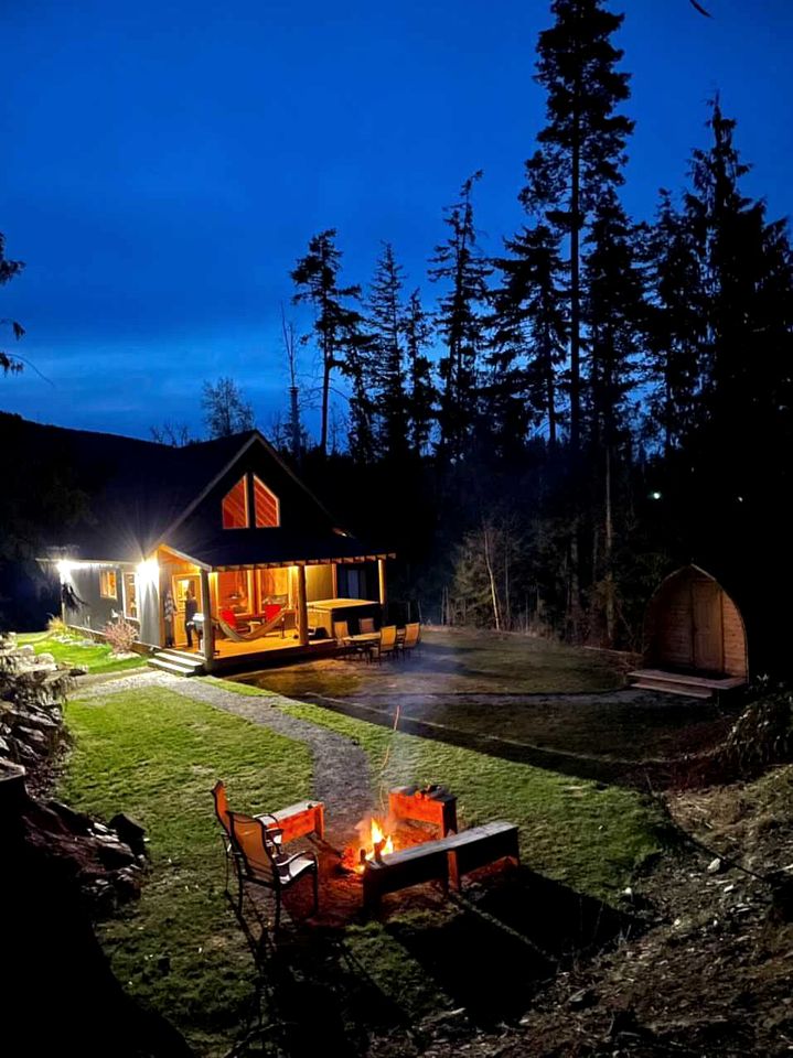 Cozy Salmon Arm Cabin Ideal for Glamping in British Columbia