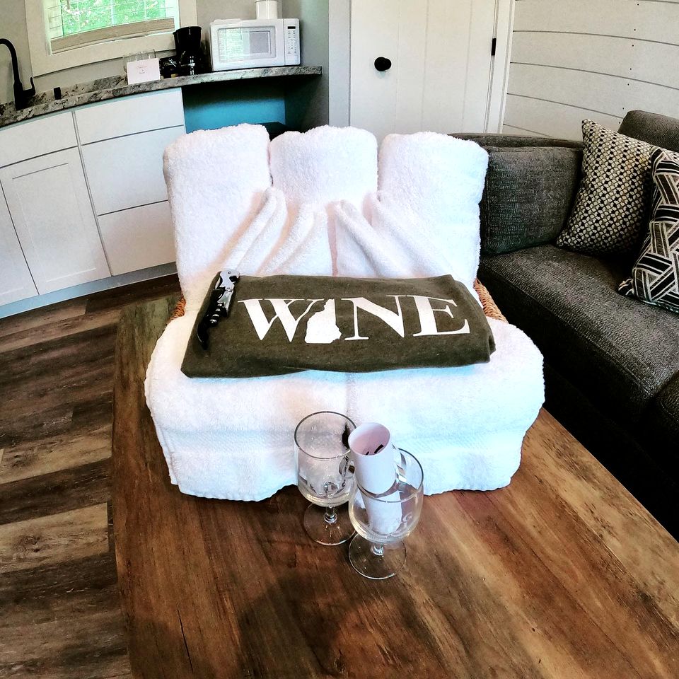 Picturesque Tiny House Rental Ideal for Glamping in New Hampshire