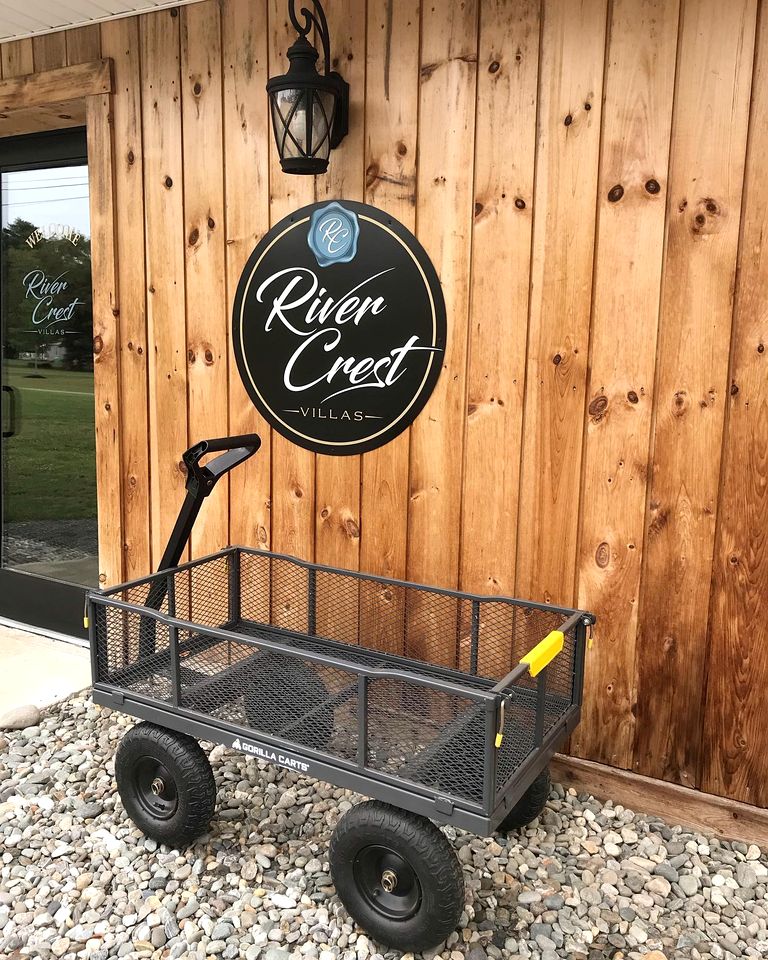 Picturesque Tiny House Rental Ideal for Glamping in New Hampshire