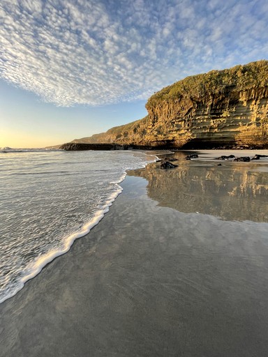 Cabins (New Zealand, Punakaiki, South Island)