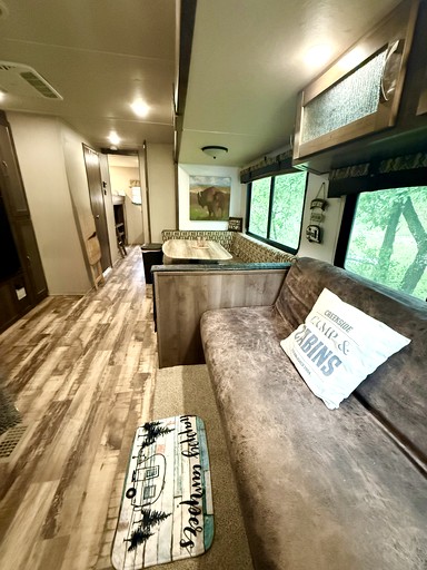 Caravans (United States of America, Marble Falls, Texas)