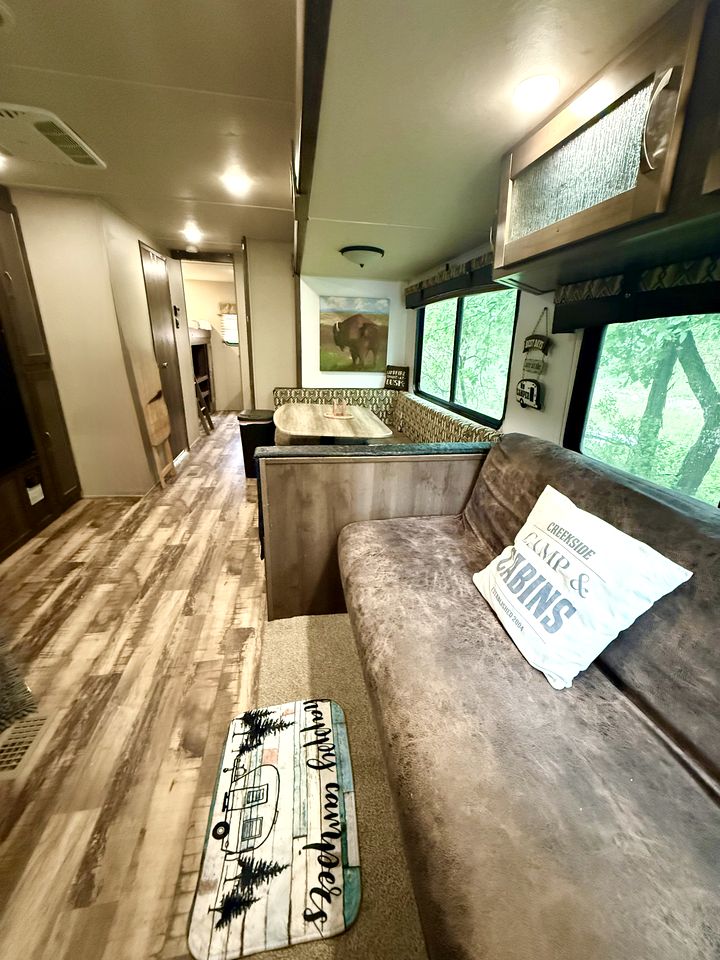Texas Hill Country Glamping Caravan for a Nature Escape near Hamilton Creek