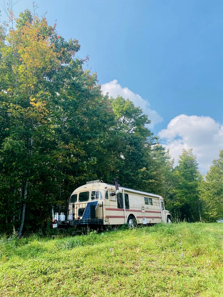 Fabulous 1962 Vintage Bus for White Mountain National Forest Getaways