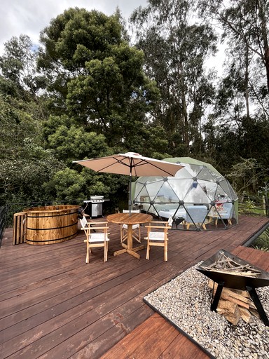 Domes (Colombia, Vereda Santa Cruz, Cundinamarca)