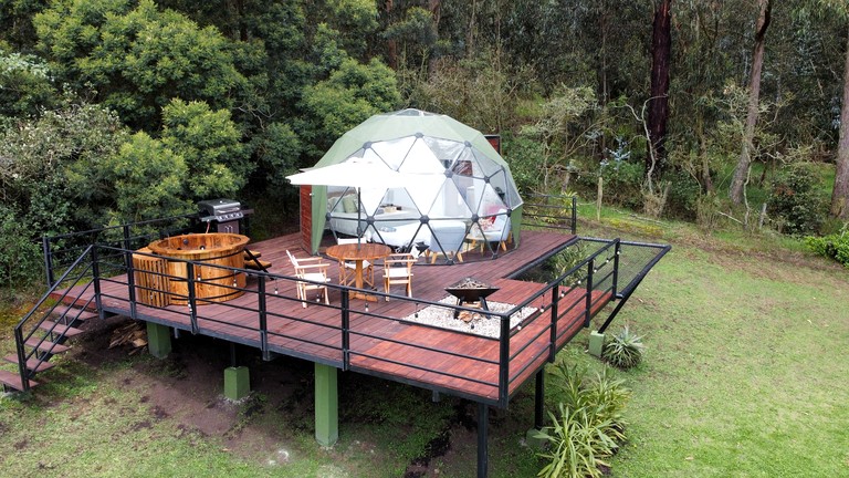 Domes (Colombia, Vereda Santa Cruz, Cundinamarca)
