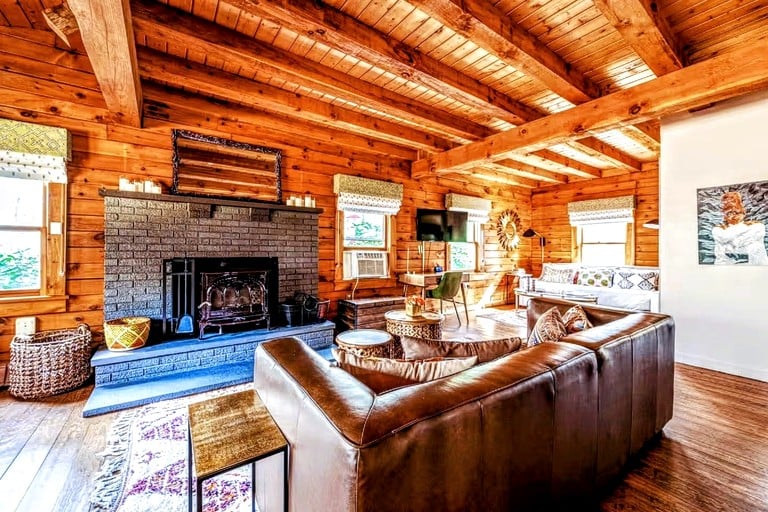 Cabins (United States of America, Stone Ridge, New York)