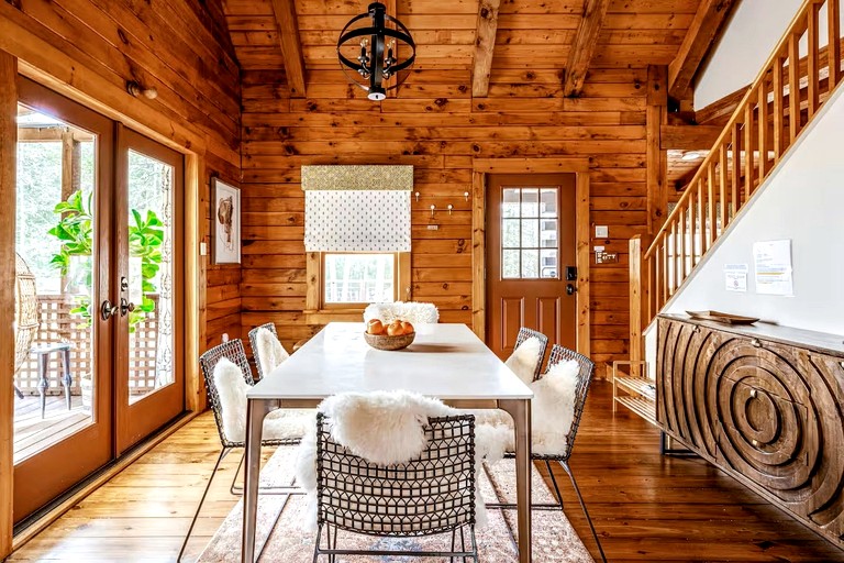 Cabins (United States of America, Stone Ridge, New York)