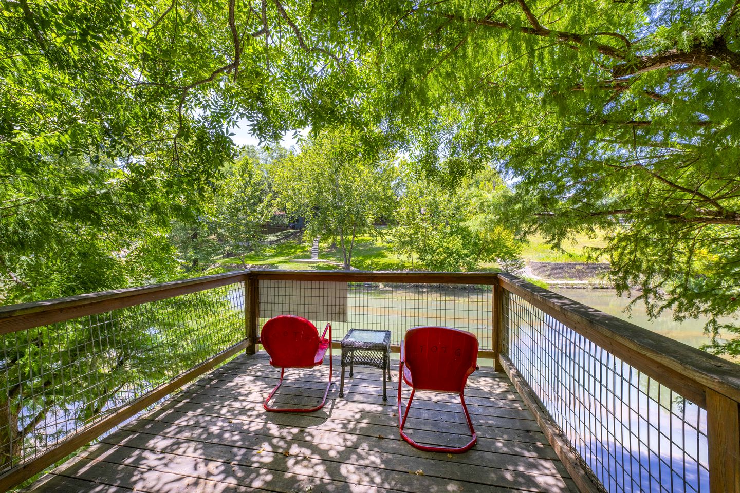Adorable Cabin Rental Ideal for a Romantic Getaway with Guadalupe River Access in Texas!