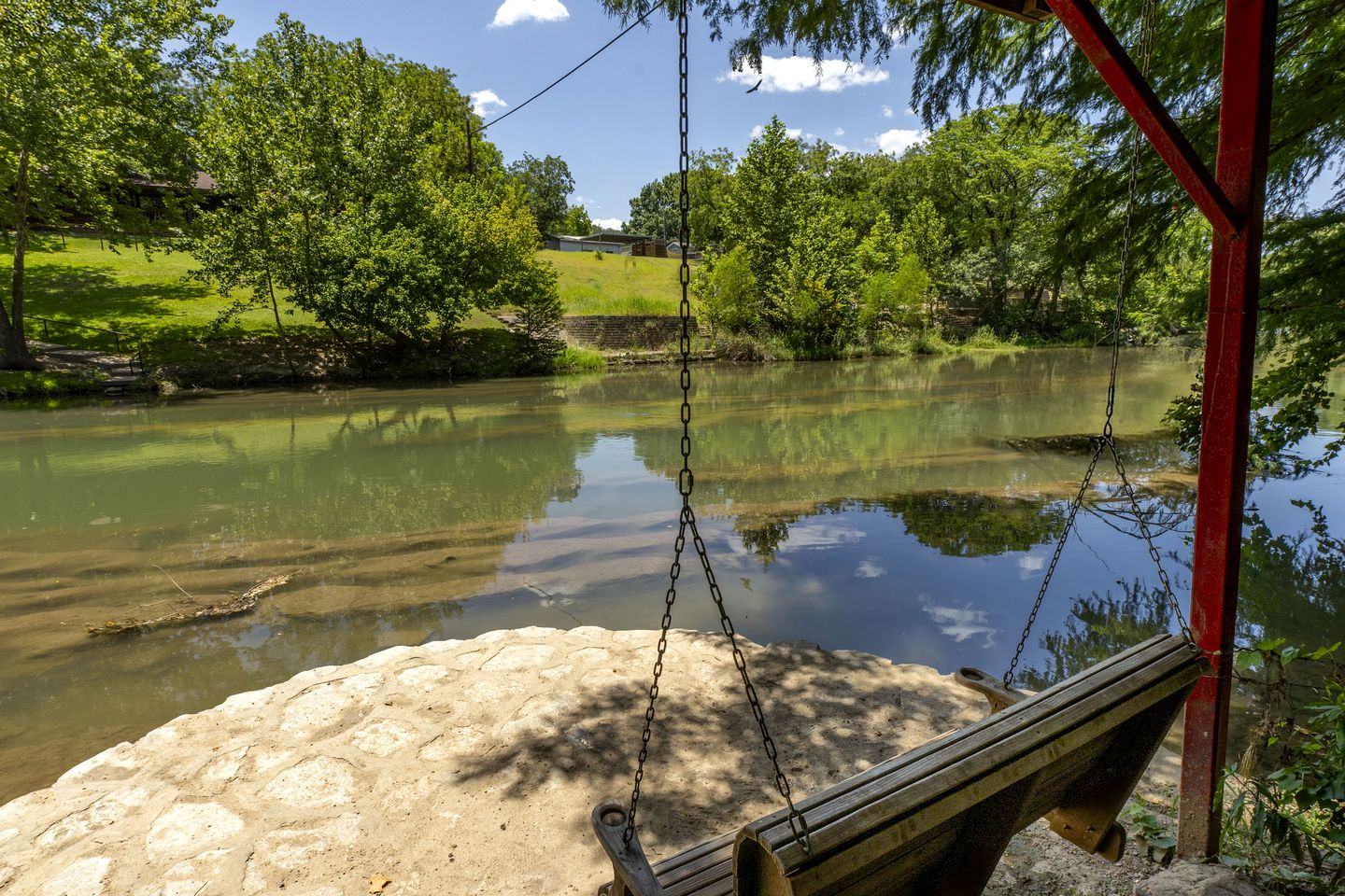 Adorable Cabin Rental Ideal for a Romantic Getaway with Guadalupe River Access in Texas!