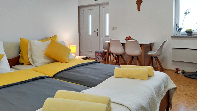 Cottages (Slovenia, Jesenice na Dolenjskem, Lower Sava)