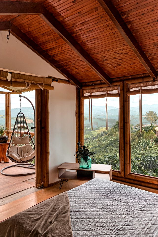 Stunning Mountainside Hut makes for a Beautiful Couples Retreat