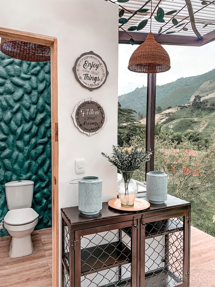 Unique Hut makes for a Stunning Weekend Getaway