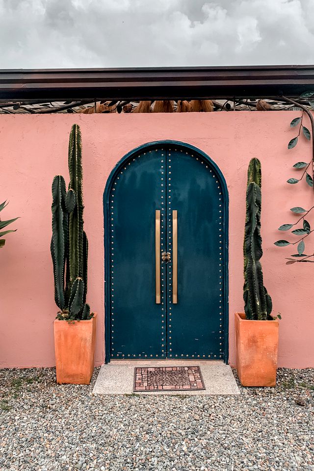 Unique Hut makes for a Stunning Weekend Getaway