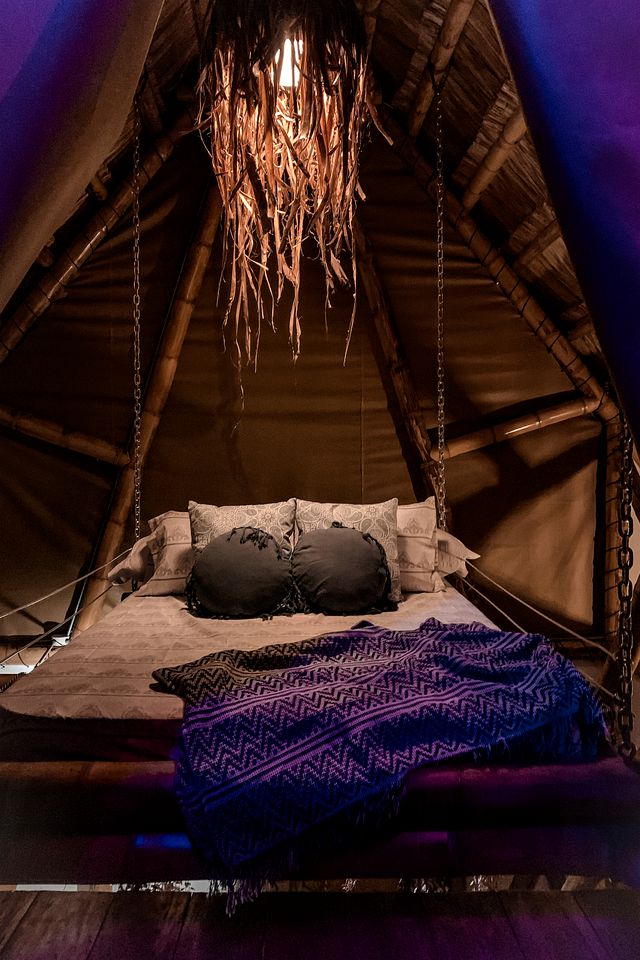 Beautiful Hut makes for a Colombian Mountainside Vacation