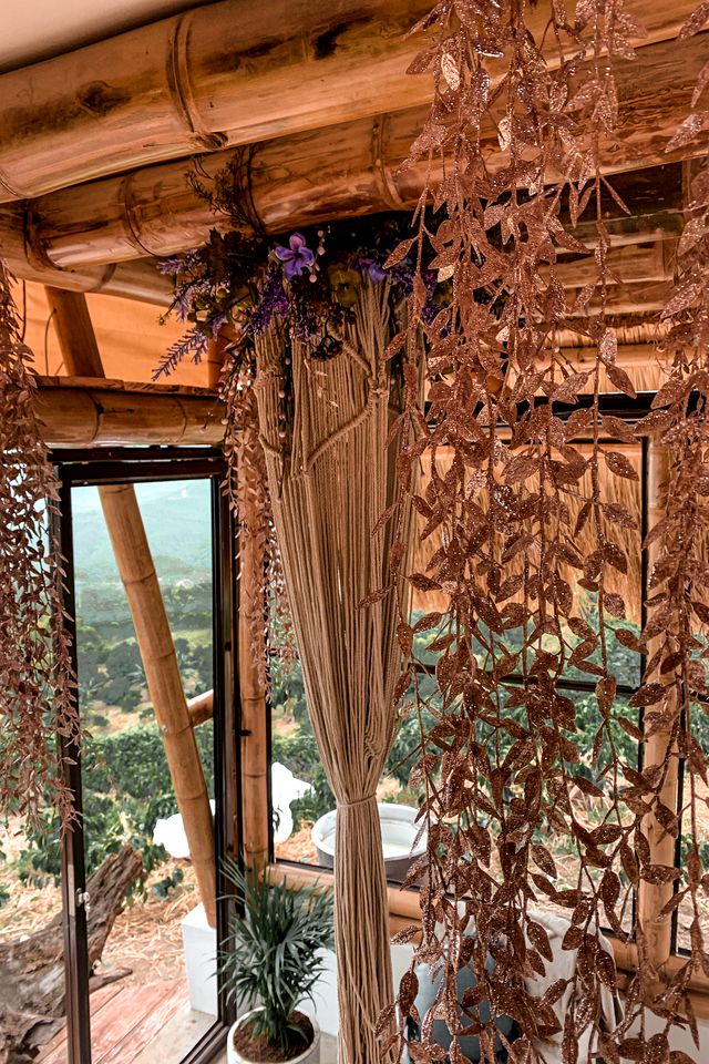 Beautiful Hut makes for a Colombian Mountainside Vacation