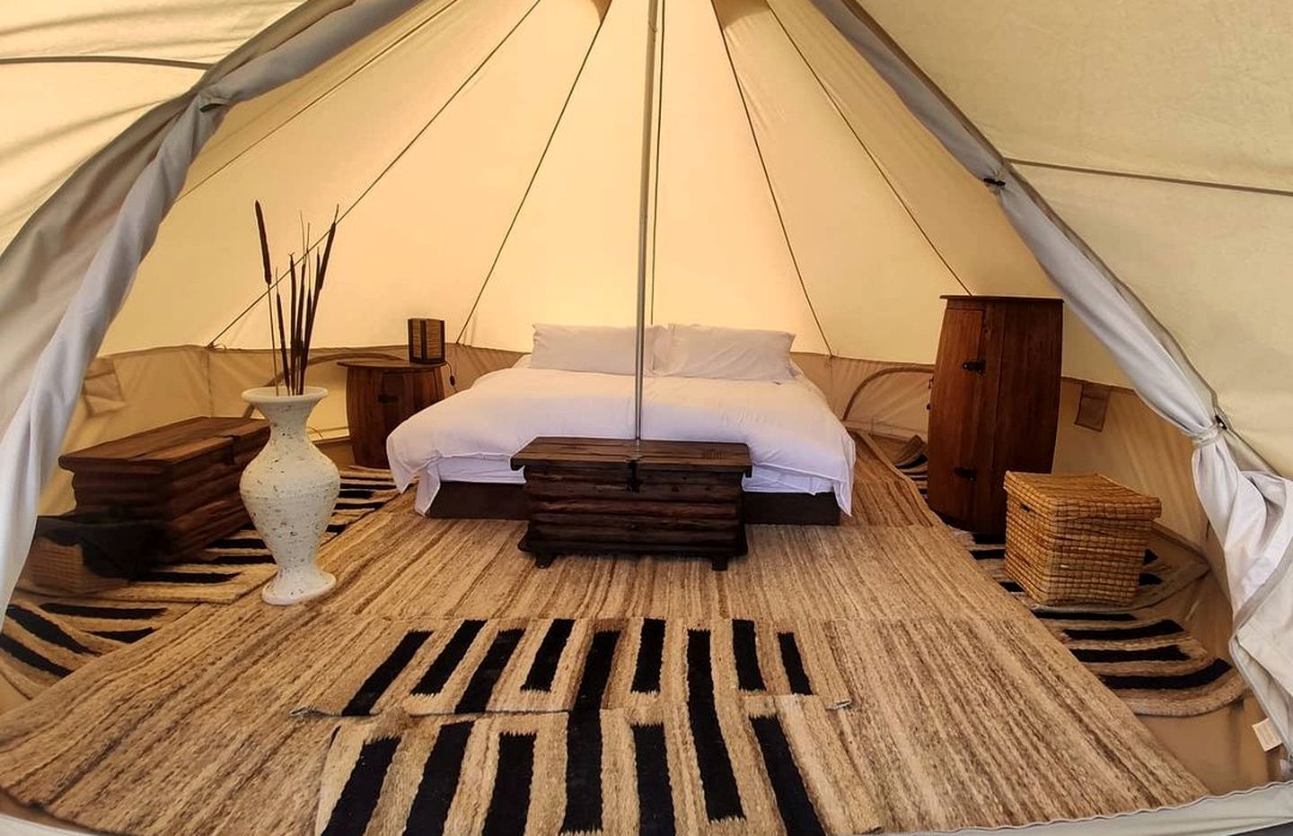 Stunning Colombian Bell Tent for a Brilliant Weekend Vacation