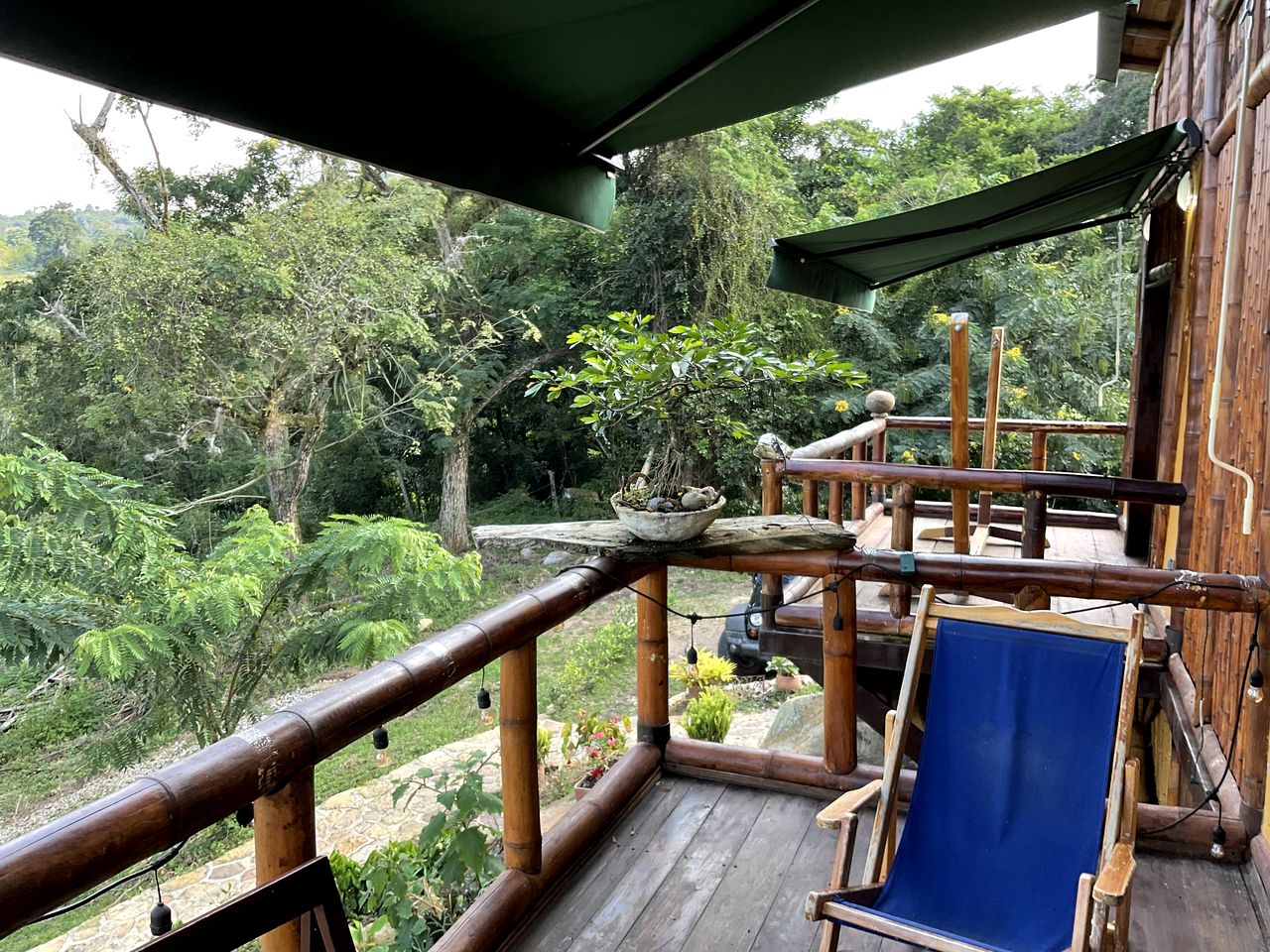 Cozy Colombian Hut for a Remote Mountainside Vacation