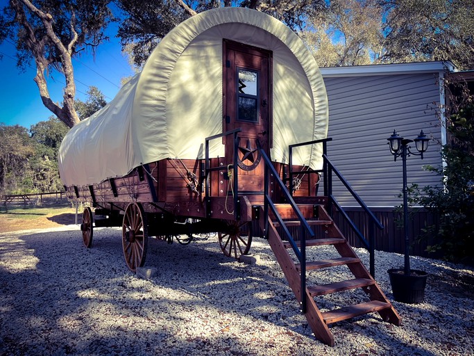 Tented Cabins (United States of America, --, Florida)