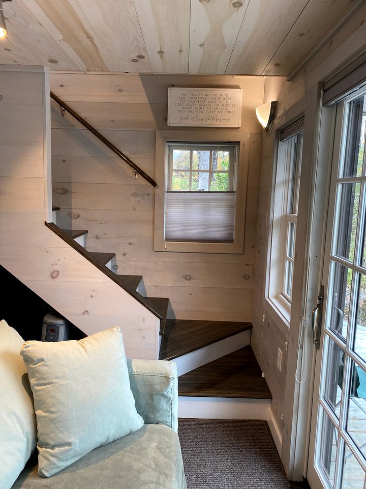 Adorable Cottage makes for a Beautiful Vermont Retreat