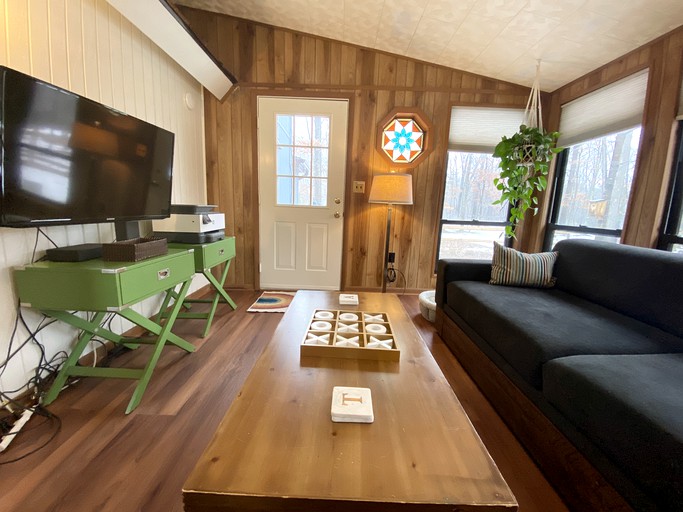 Designer Rentals (United States of America, Hedgesville, West Virginia)