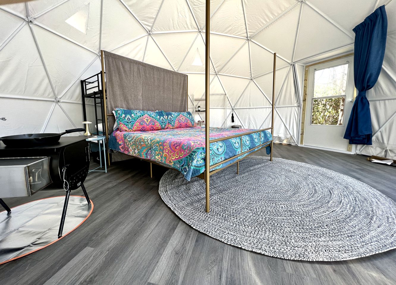 Romantic Dome on the Watauga River for a Romantic Retreat in Boone