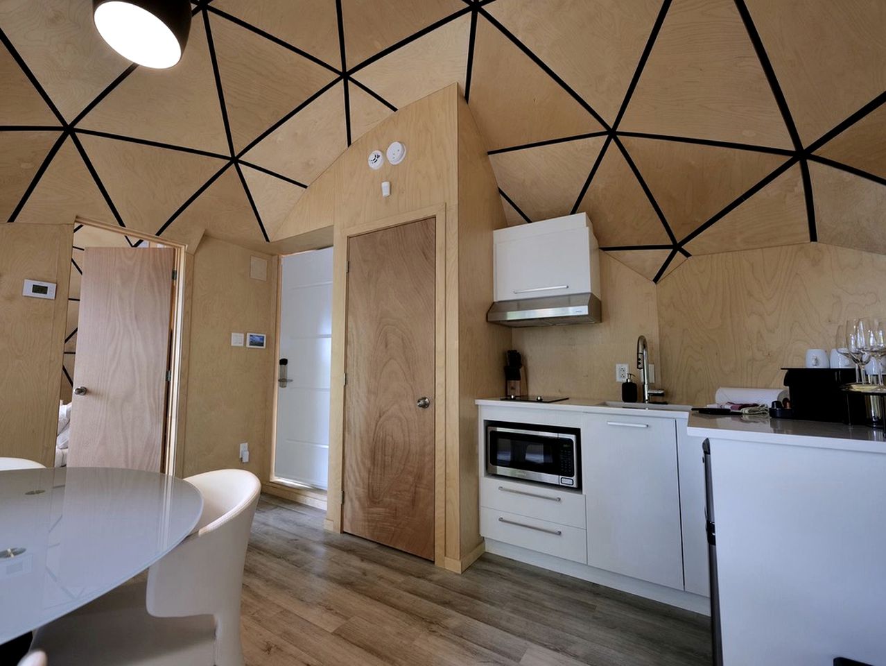 Mont Tremblant Glamping Dome with Lake Access and Sauna