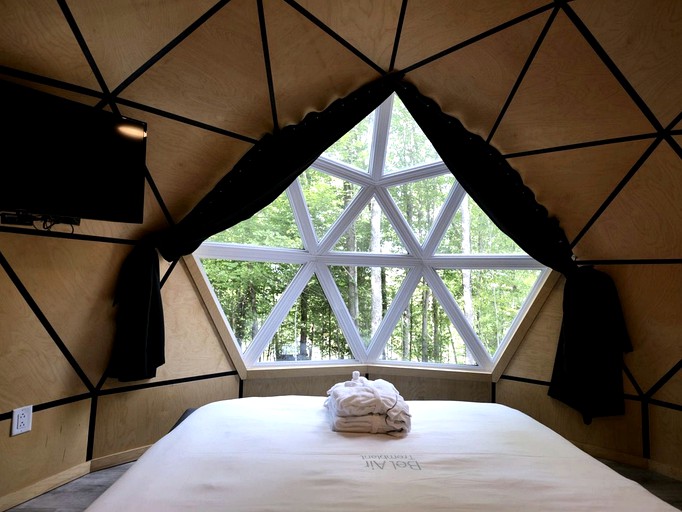 Domes (Canada, Mont Tremblant, Quebec)