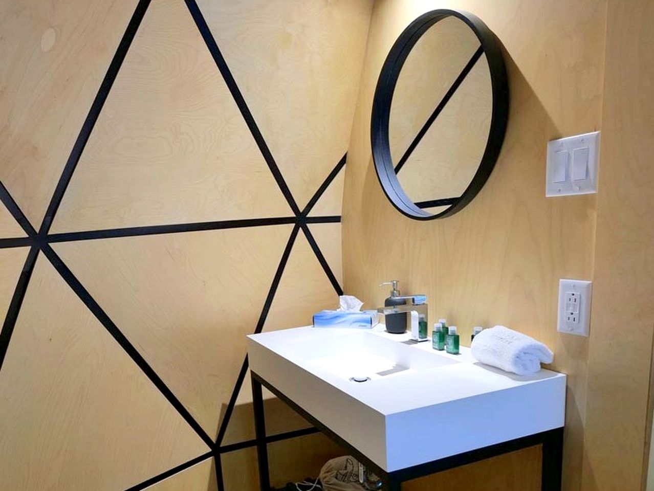 Mont Tremblant Glamping Dome with Lake Access and Sauna