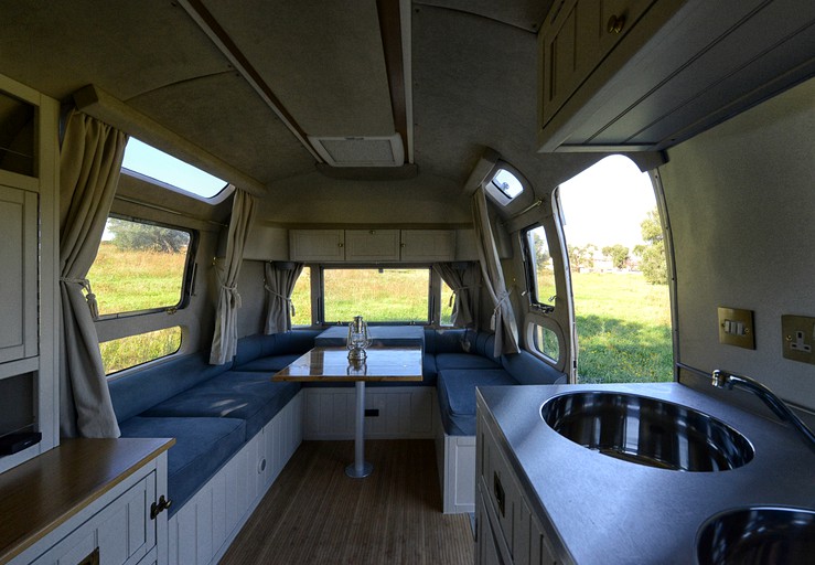 Airstreams (Italy, --, Puglia)